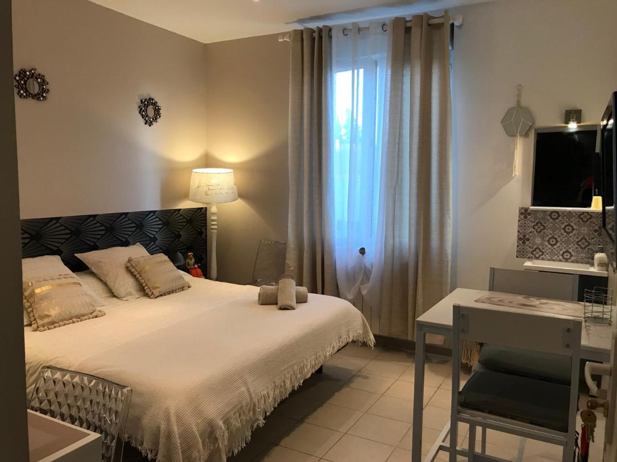 Le Marty Bed & Breakfast Narbonne Eksteriør bilde